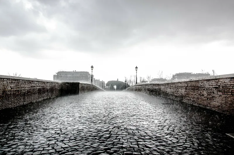 Nasses Pflaster